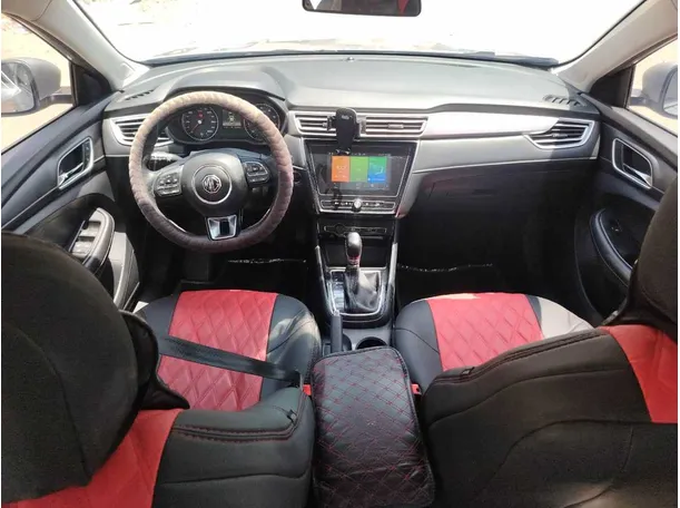 Car image 19