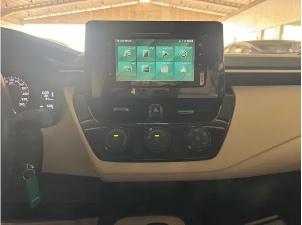 Car image 12