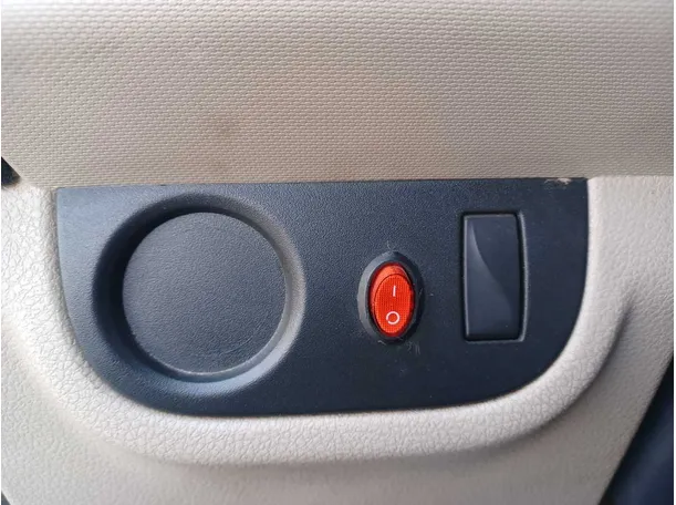 Car image 23