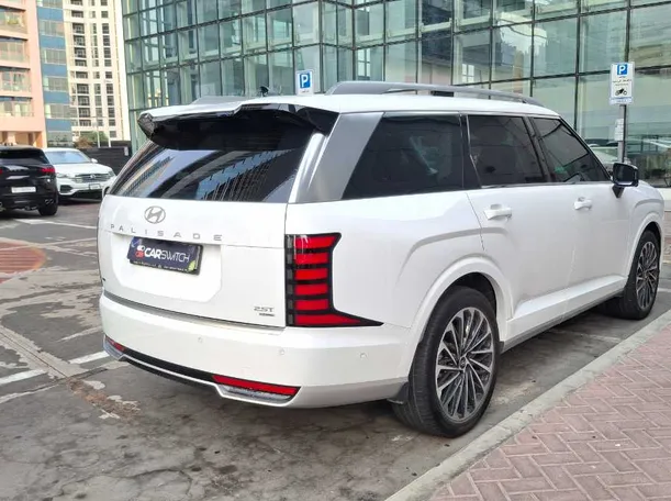 Car image 5