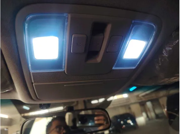 Car image 26
