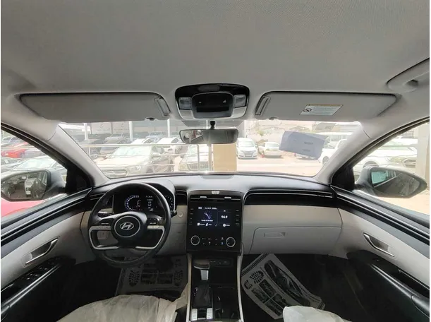 Car image 19