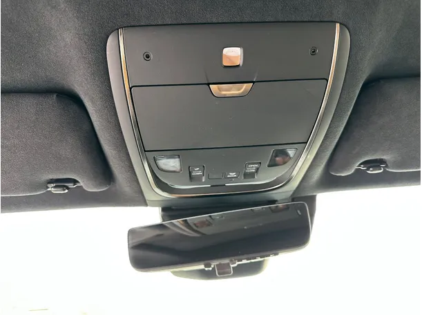 Car image 28