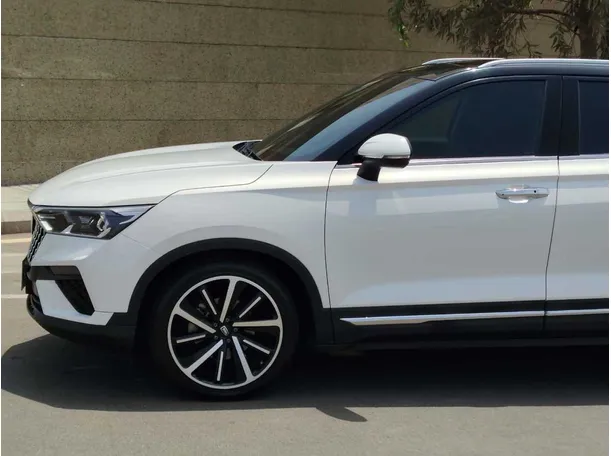 Car image 9