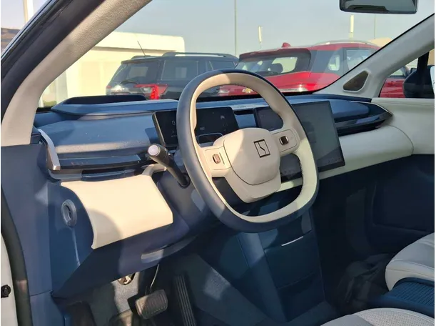 Car image 11