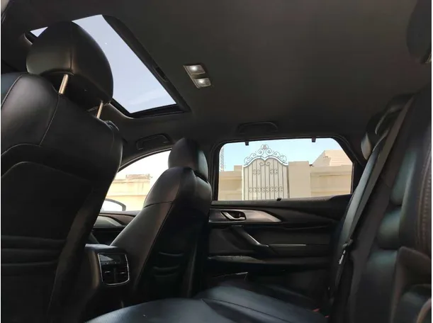 Car image 18