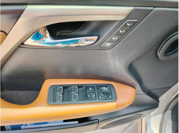 Car image 42