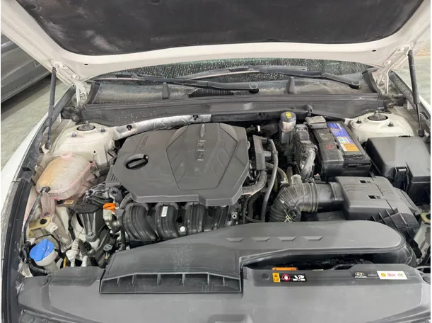 Car image 21