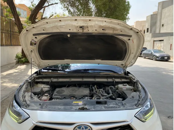 Car image 27