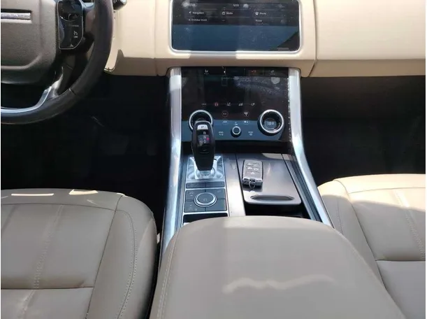 Car image 26