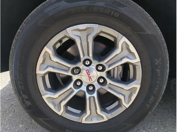 Car image 10