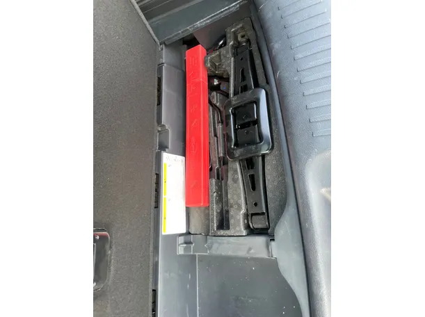 Car image 25