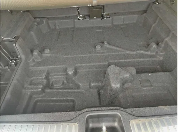Car image 29