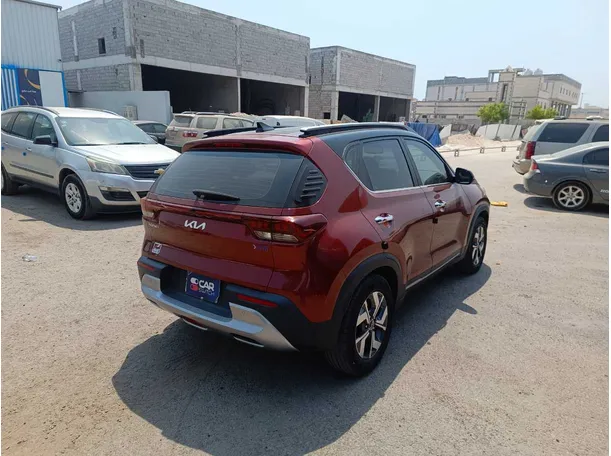 Car image 5