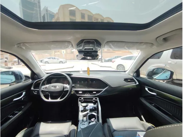 Car image 18