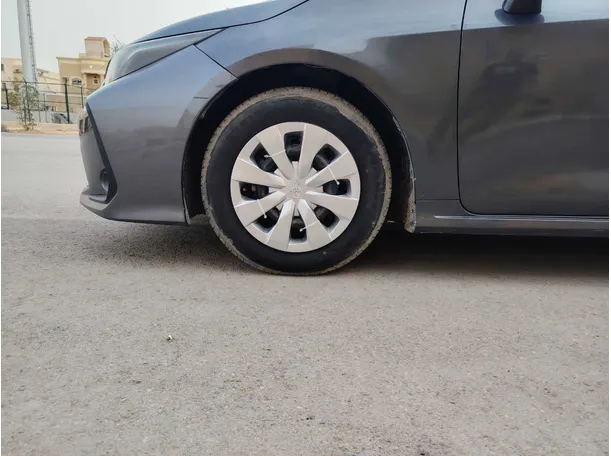 Car image 10