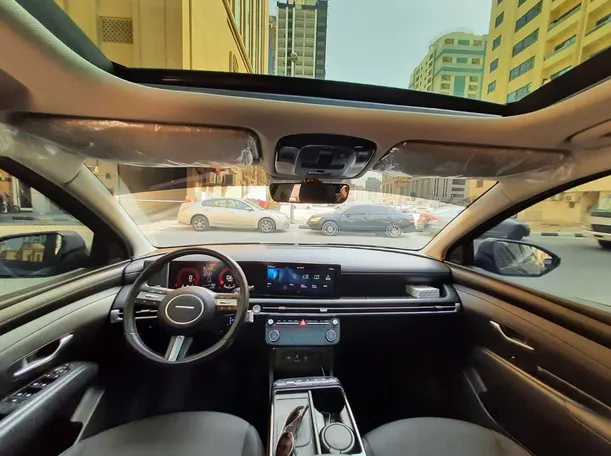 Car image 14
