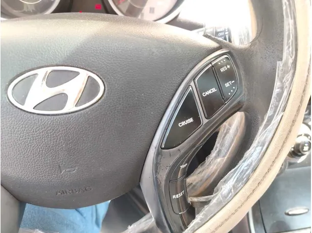 Car image 34
