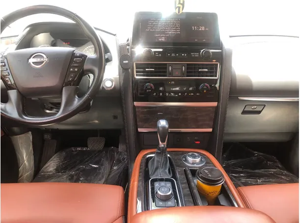 Car image 16