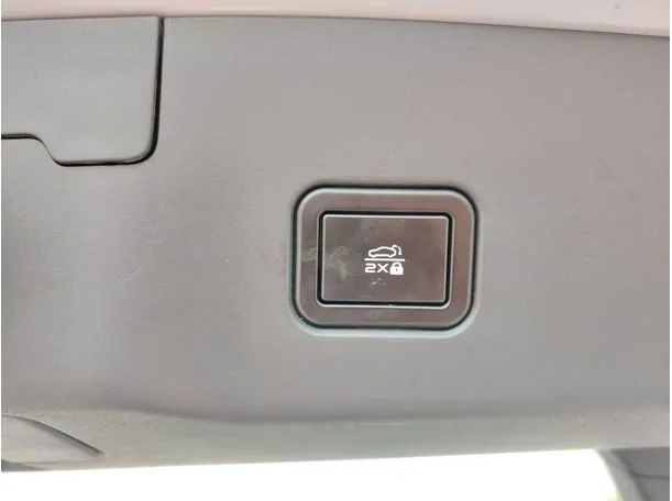 Car image 35