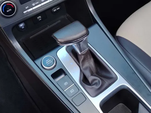 Car image 23