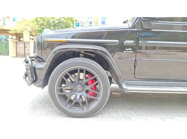Car image 9