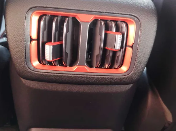 Car image 29