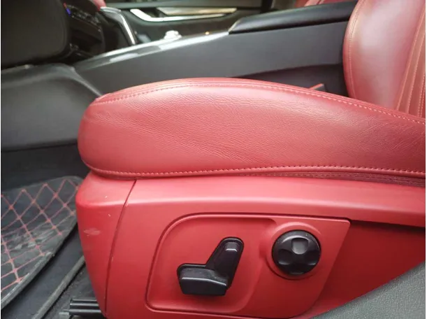 Car image 24