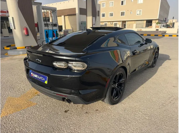 Car image 5