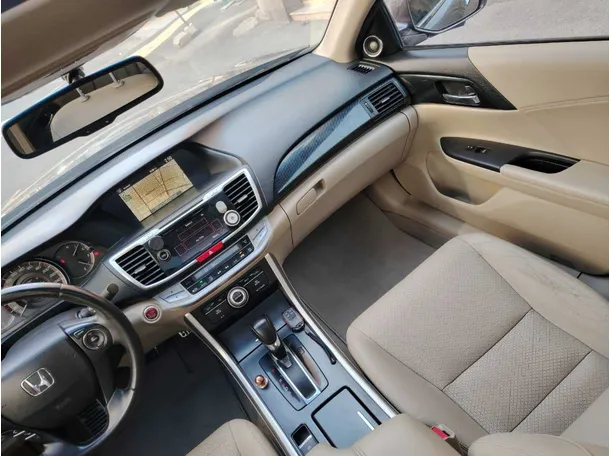 Car image 24