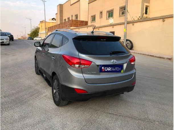 Car image 7