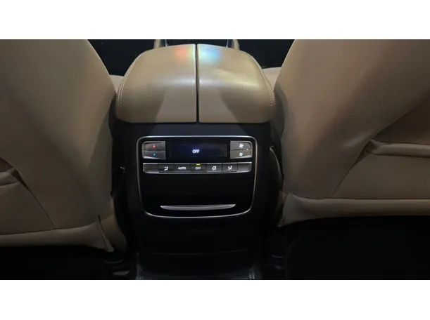 Car image 32