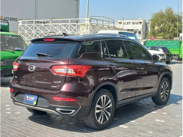 Car image 5