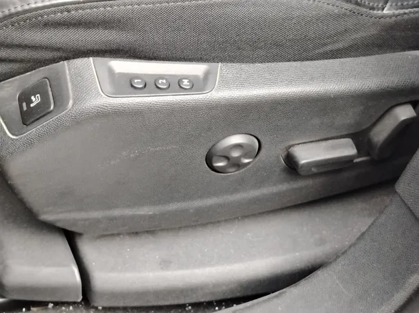 Car image 31