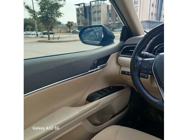 Car image 21