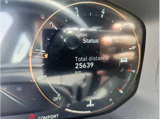 Car image 27