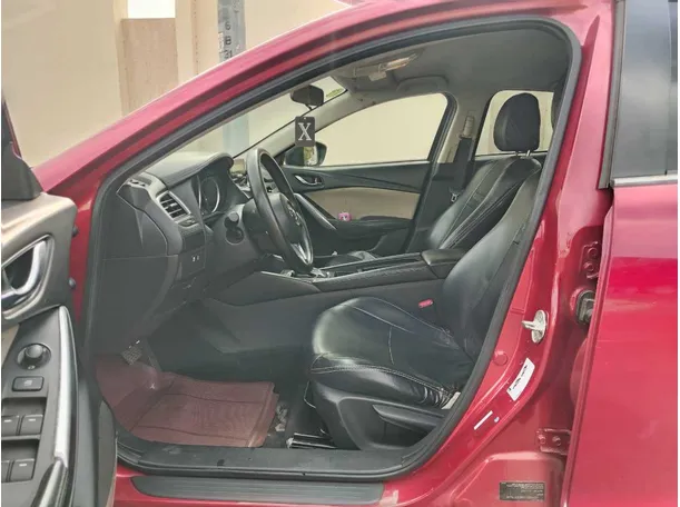Car image 13