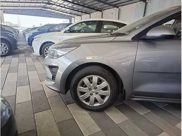 Car image 8