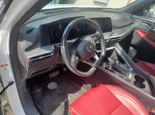 Car image 11