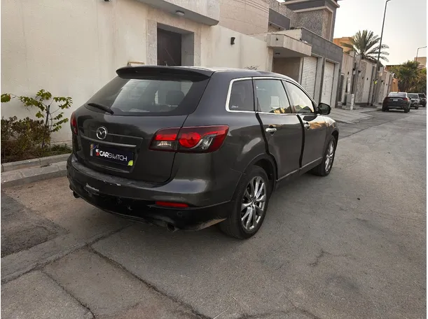 Car image 5