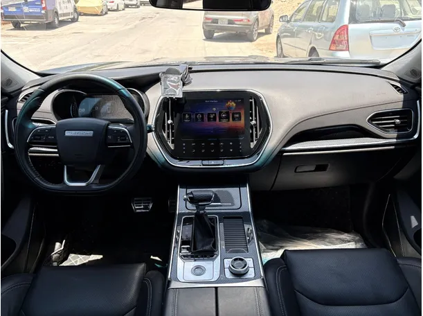 Car image 18