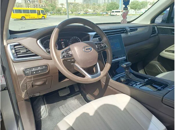 Car image 11