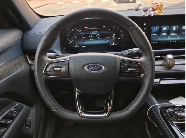 Car image 16