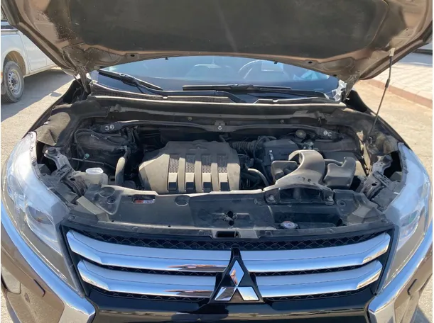 Car image 30