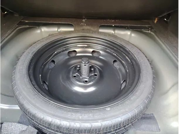 Car image 46
