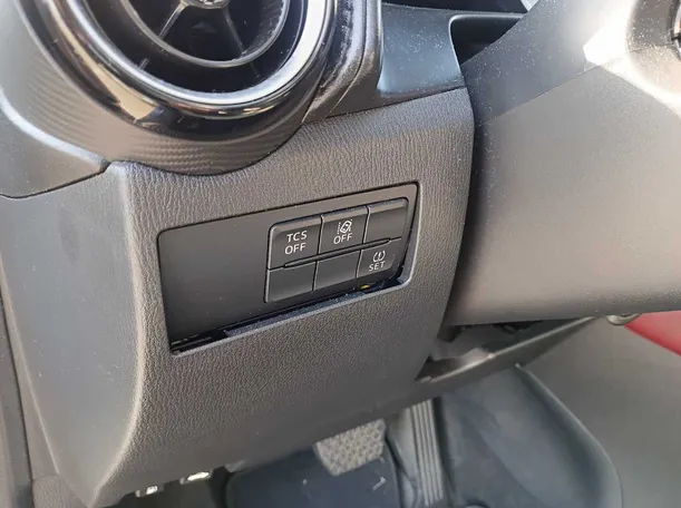 Car image 24