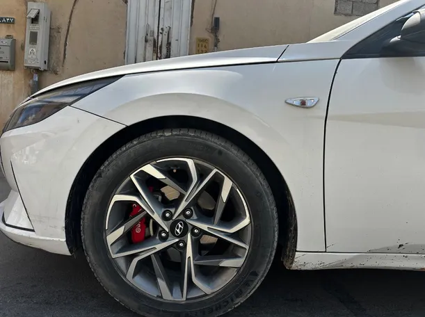 Car image 9