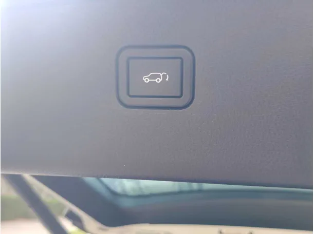 Car image 37