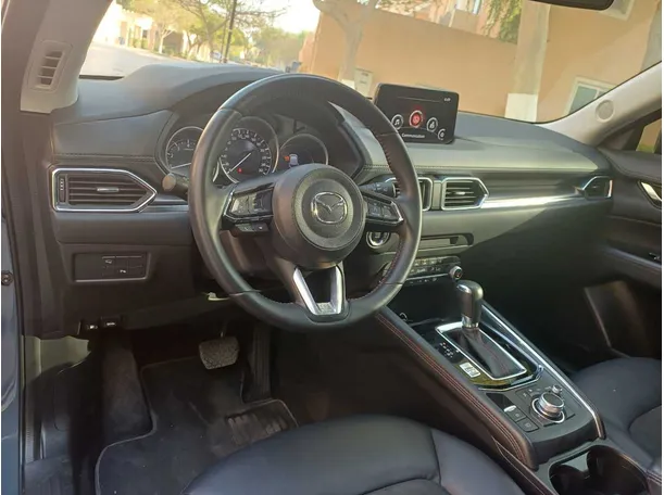 Car image 11
