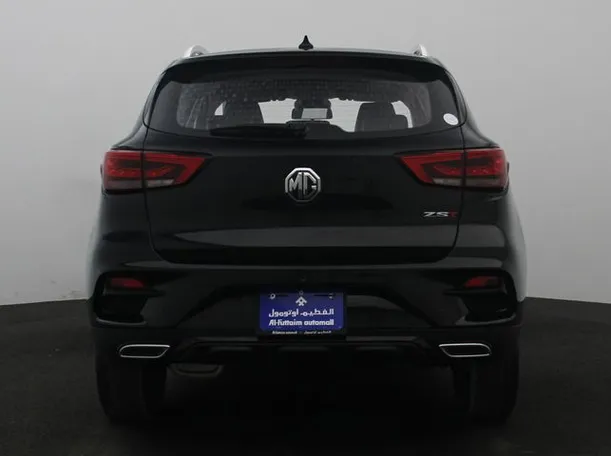 Car image 12